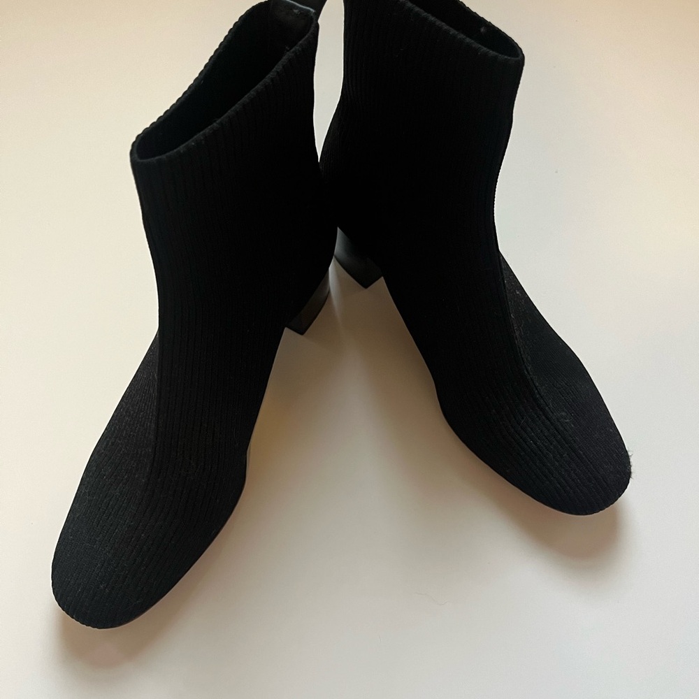 Elegant Black Women's Ankle Boots by Everlane